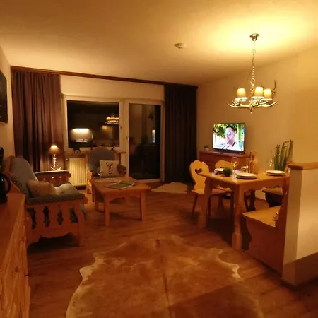 Haus Alpengluehen Apartmán *