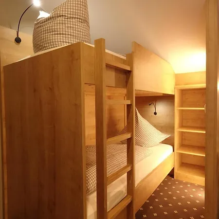 Haus Alpengluehen Apartmán *