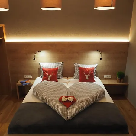 Haus Alpengluehen 埃尔瓦尔德