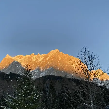Haus Alpengluehen Daire Ehrwald